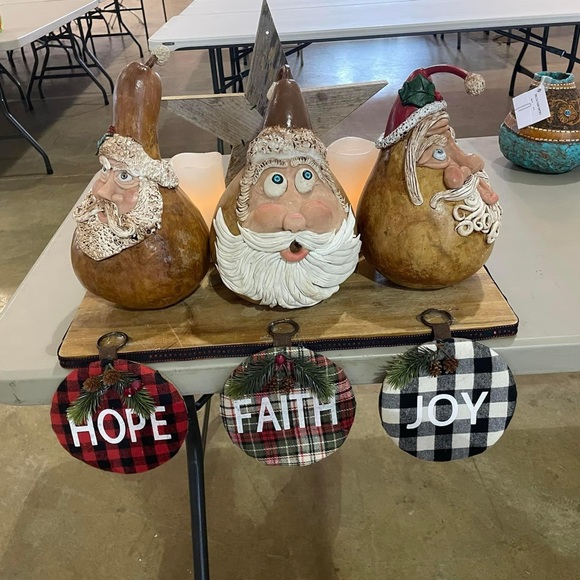 Gourds with Santa face - Picture 15 of 16
